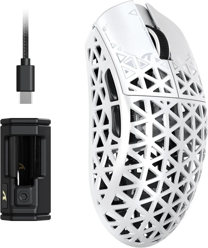 R5 Ultra - Gamingmuis - Koolstofvezel Behuizing - 39g Ultralicht - HyperSpeed Draadloos - 2.4G / Bluetooth / USB-C Bedraad - PAW3950MAX Sensor - 8000Hz Pollingsnelheid - 42.000 DPI - Windows & Mac by Attack Shark, White – cover