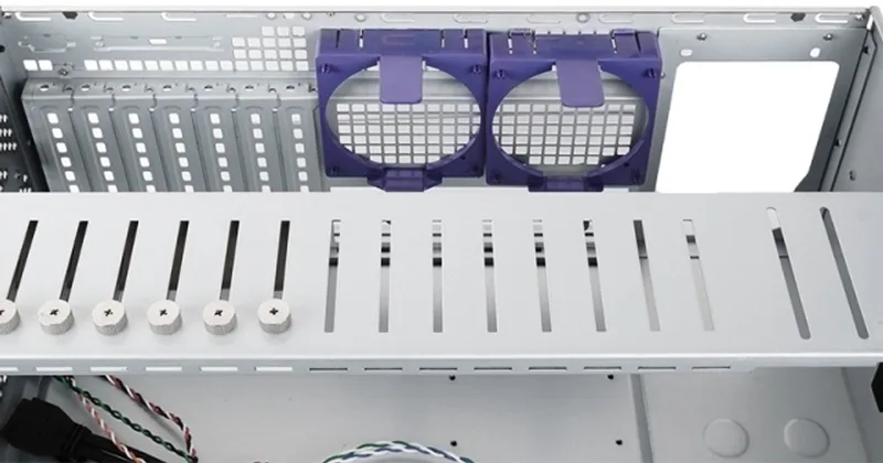 UNC-409S-B-OP computerbehuizing Rek van Chieftec, Zwart – cover