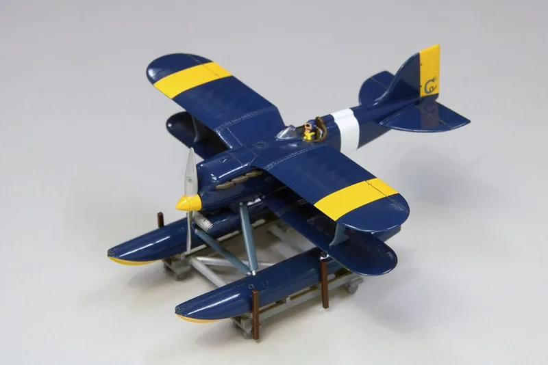 Studio Ghibli Porco Rosso Model Kit - Curtiss R3C-0 Seaplane de FineMolds – jaquette