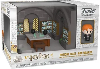 Mini Moments Diorama - Ron Weasley Potions Class by Funko – cover 1 of 3