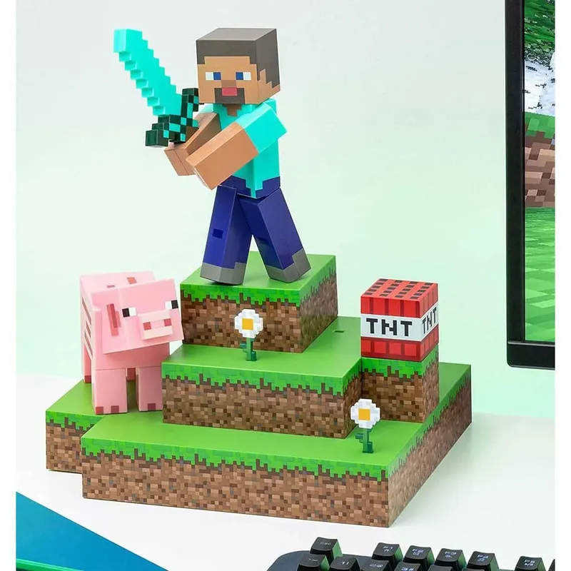 Minecraft - Steve Diorama Light by Paladone – cover 2 of 6