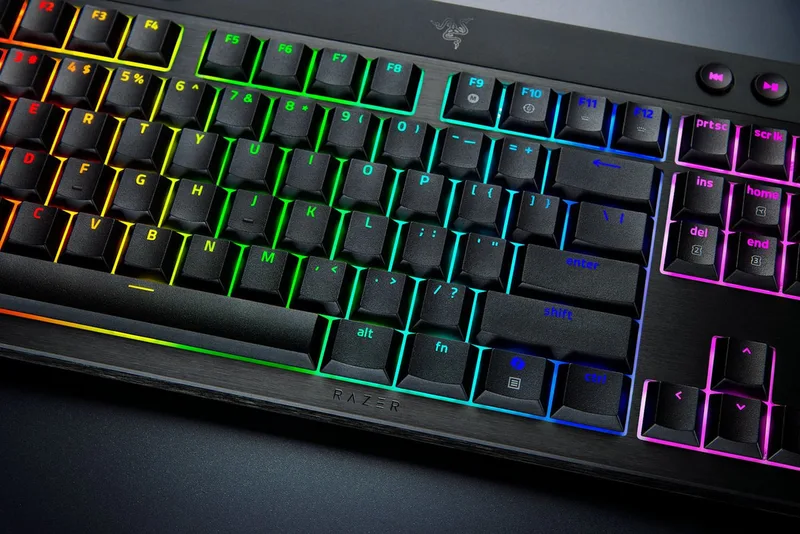 BlackWidow V4 Low Profile HyperSpeed Gaming-Tastatur by Razer, Black – cover