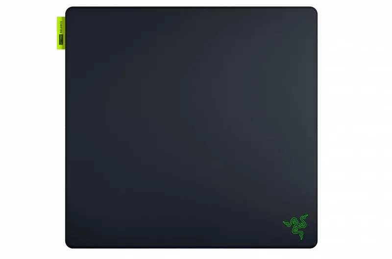 Gigantus V2 Pro - Gaming Muismat - Zacht Foam - Balance - Gemiddelde Wrijving - 500x480 mm van Razer, Zwart, Gemiddelde Wrijving – cover