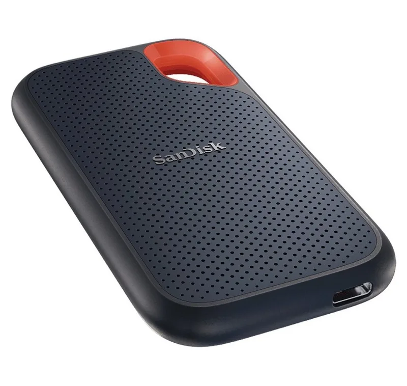 Extreme Portable 4TB tragbare SSD USB-C USB-A externe SSD (4 TB) 1050 MB/S Lesegeschwindigkeit, 1000 MB/S Schreibgeschwindigkeit, NVMe, IP65, AES 256-Bit, Stoßfestes Outdoor-Design van SanDisk, Zwart, 4 TB – cover