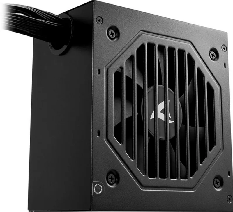 Rebel P10 650W - Voeding van Sharkoon – cover
