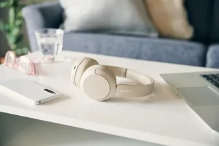 WH-CH520 - Draadloze on-ear koptelefoon de Sony, Beige – jaquette 2 sur 3