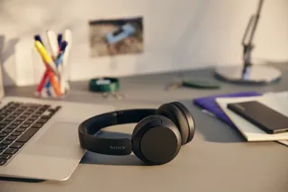 WH-CH520 - Draadloze on-ear koptelefoon by Sony, Black – cover 2 of 3