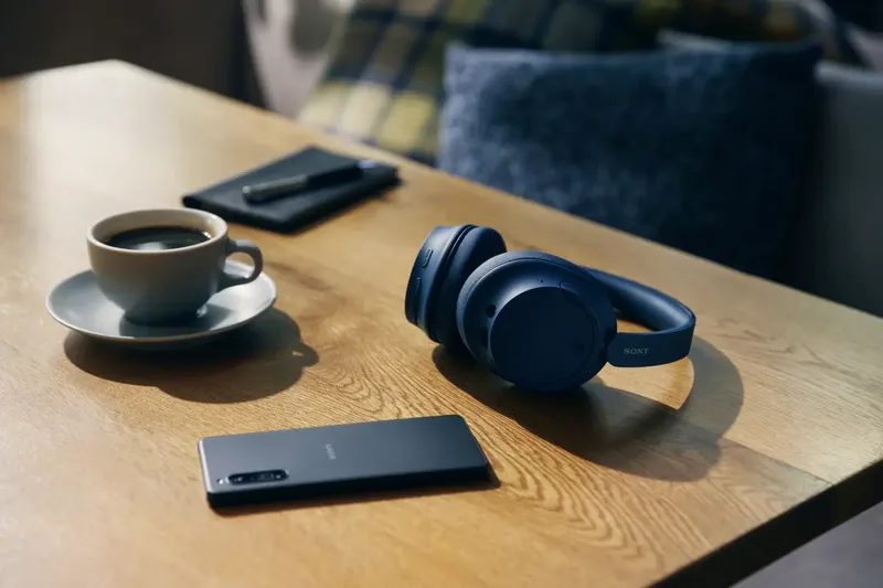 WH-CH720N – Draadloze over-ear koptelefoon met Noise Cancelling by Sony, Blue – cover 2 of 3