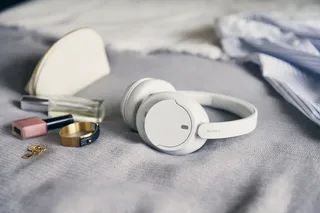 WH-CH720N – Draadloze over-ear koptelefoon met Noise Cancelling by Sony, White – cover 2 of 3
