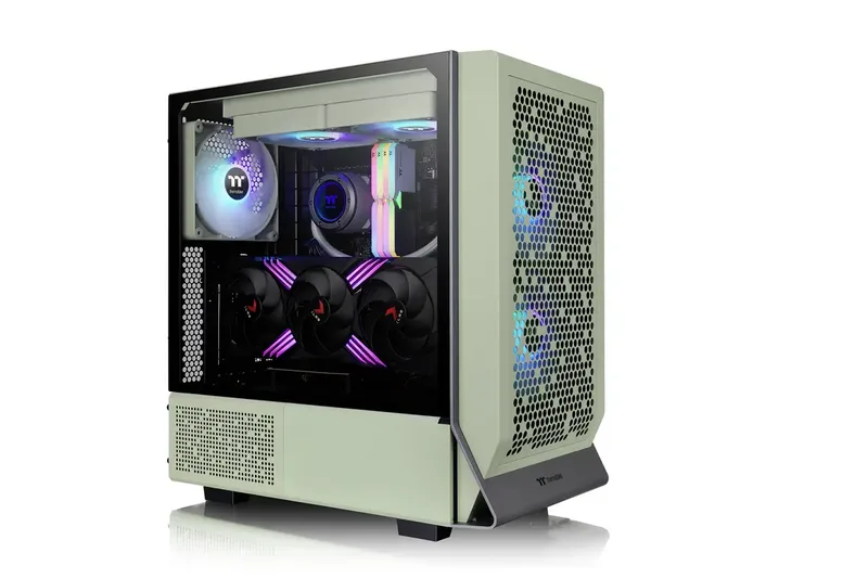 Ceres 300 TG fra Thermaltake – cover 2 af 3