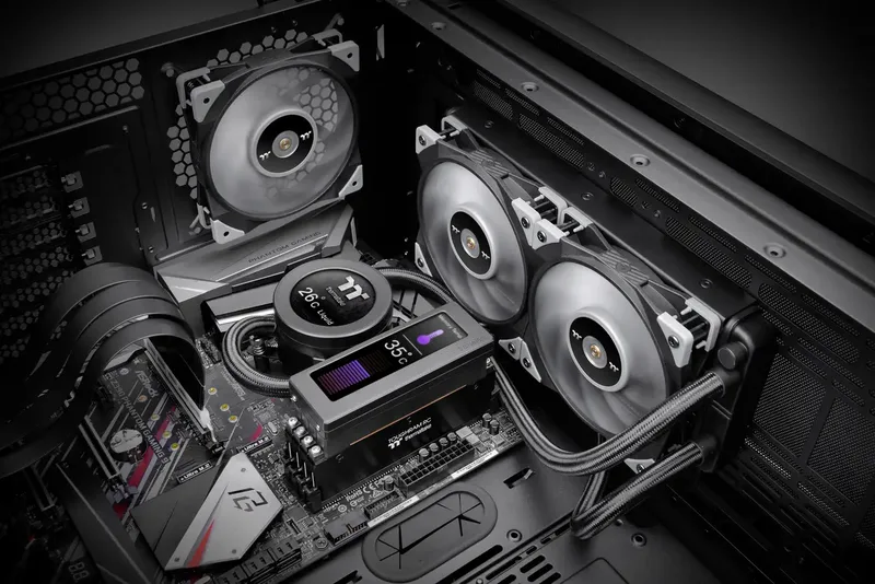 Floe RC Ultra 240 by Thermaltake – cover 2 of 3