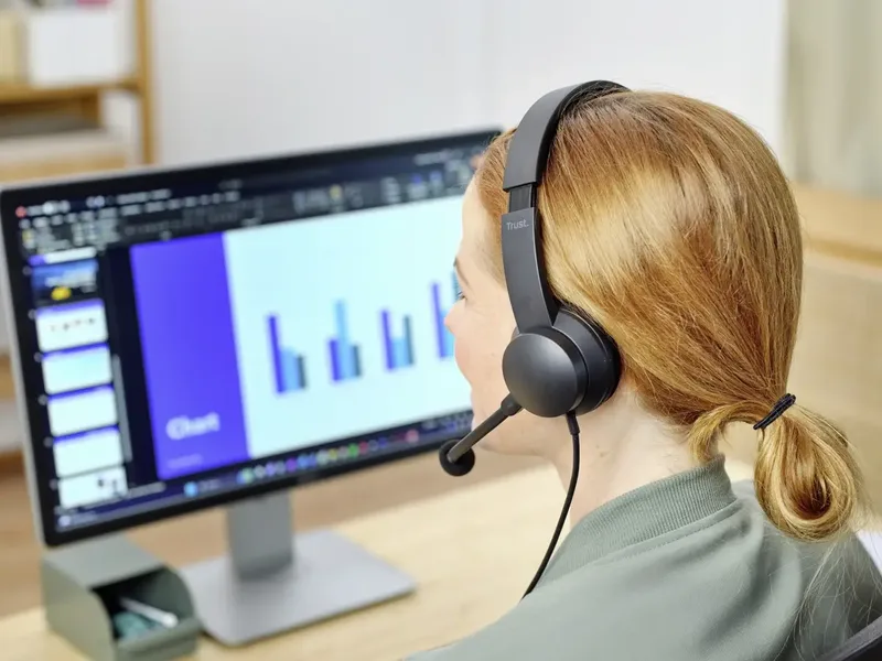 Ayda USB-ENC (USB-A + USB-C) från Trust, Svart – omslag 2 av 3